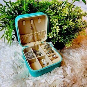 Compact Travel Jewelry Box Organizer Display Portable convenient Case‎ Bl…